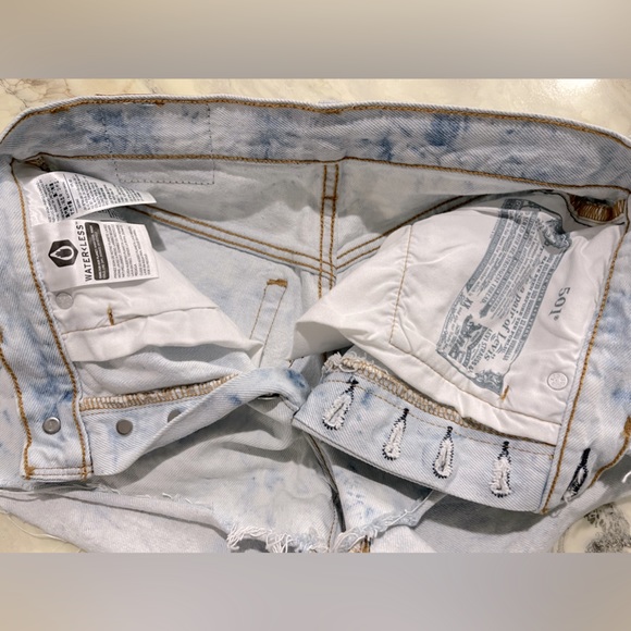 (SOLD!!) Levi 501 shorts size 25 - Picture 4 of 10